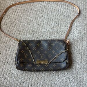 Authentic Louis Vuitton Favorite MM Crossbody with Receipt